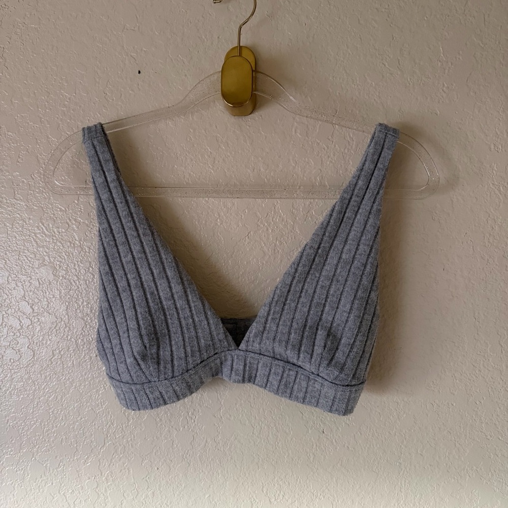 Alo Yoga Ribbed Take Comfort bra size M - Picture 5 of 9